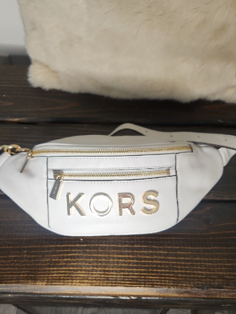 Michael Kors White Leather KORS Crossbody Belt Bag with Gold Hardware - Picture 4 of 15